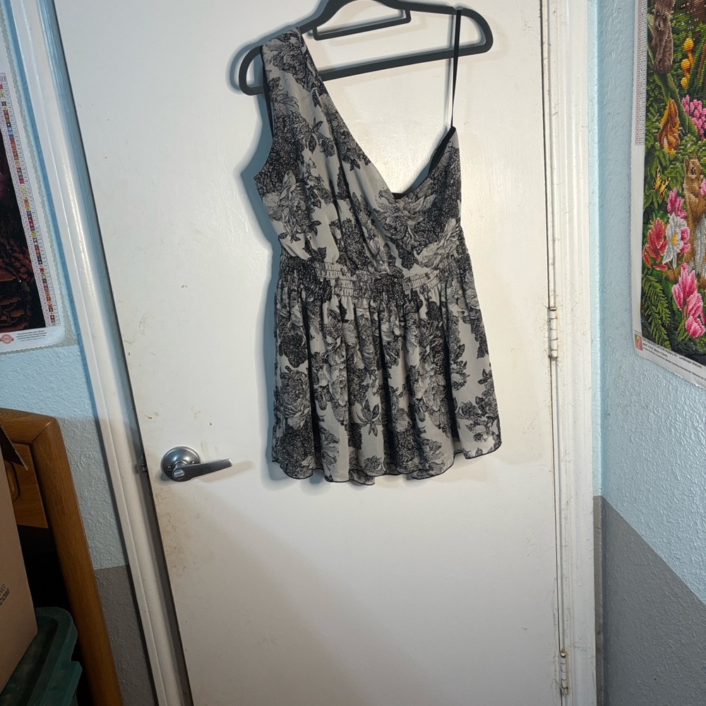 Torrid Black W/Grey Floral One Shoulder Top
